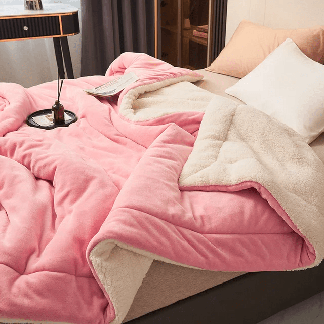 Lisslune | Luxurious fleece blanket for ultimate comfort