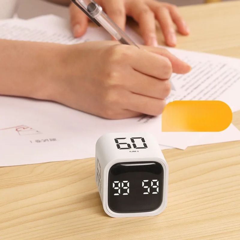 Lisslune | Smart Cube Timer with Gravity Sensing and LED Display