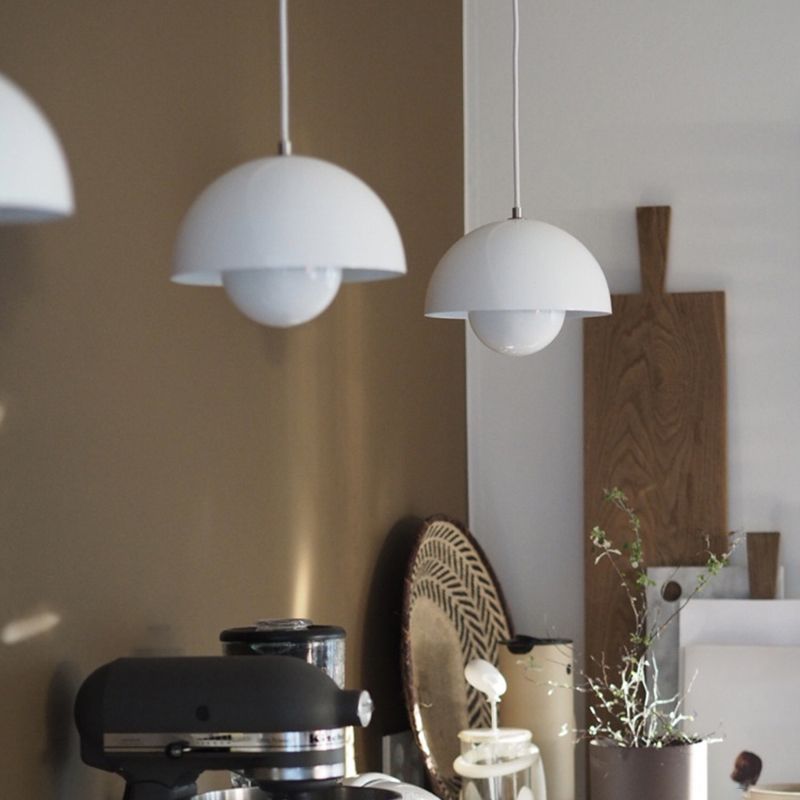 Lisslune | Frendorf - Stylish Flower LED Pendant Lamp for Inviting Atmosphere