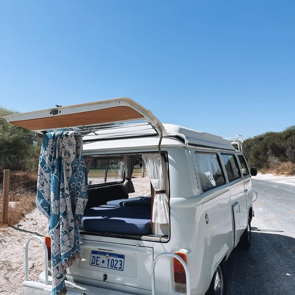 Lisslune | Blue Daisy Bloom Boho Travel Outdoor Blanket