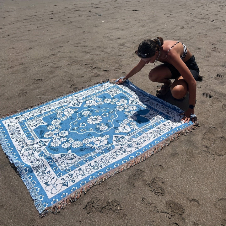 Lisslune | Blue Daisy Bloom Boho Travel Outdoor Blanket