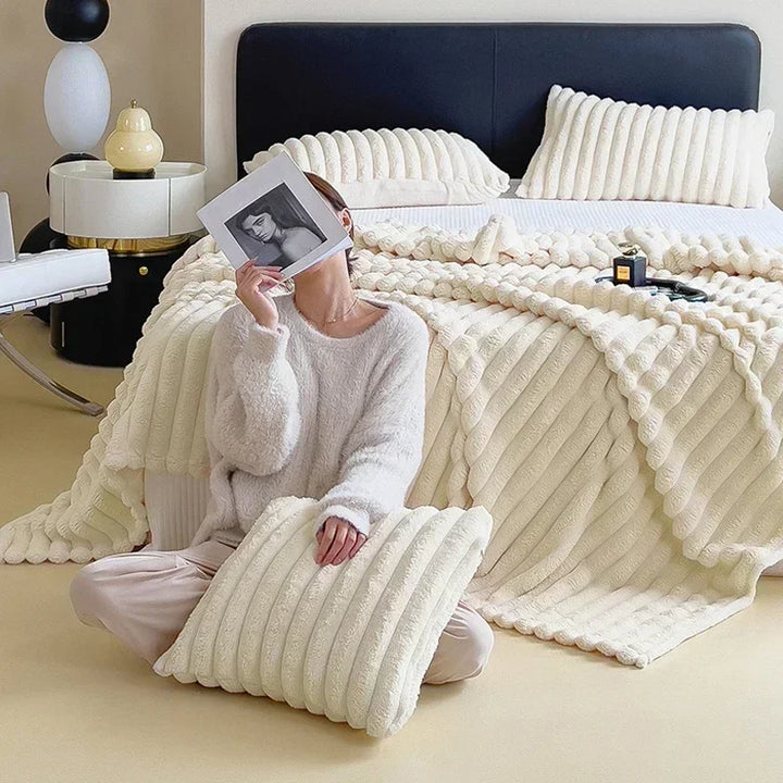 Lisslune | CozyCouture | Plush Blanket | Luxurious Comfort | Ultimate Warmth | Bed Linen | Blanket Sofa