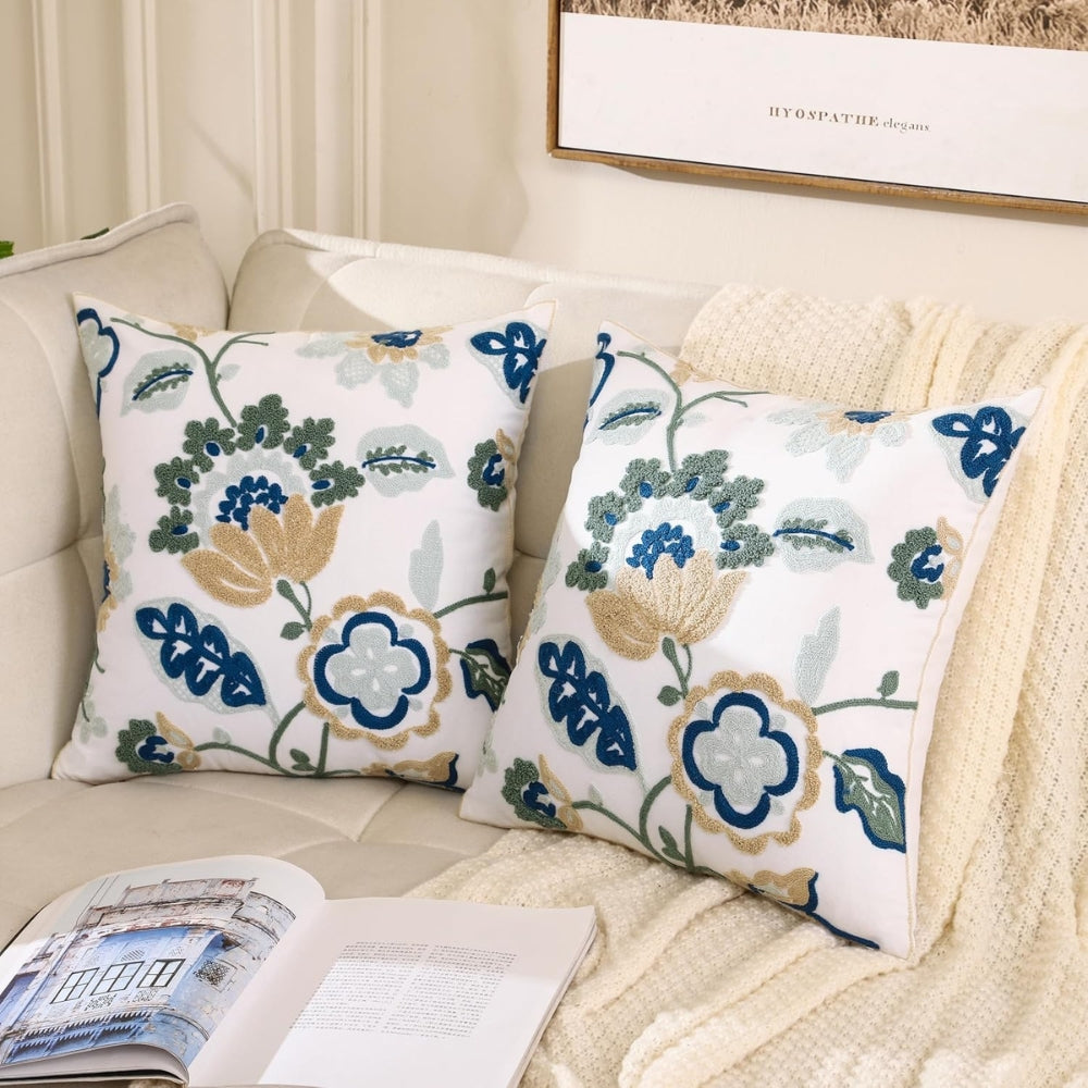 Lisslune | Denza Farmhouse Floral Tufted Cushion Cover