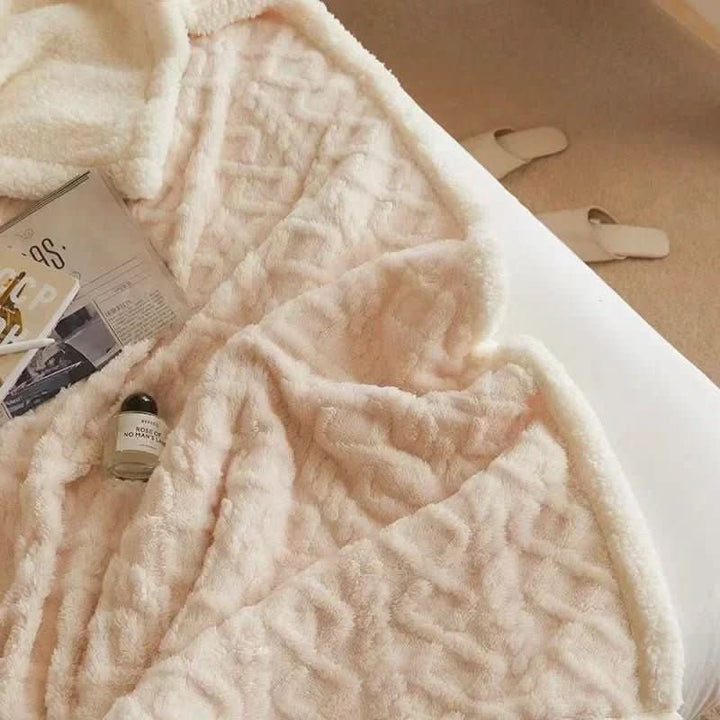 Lisslune | Fluffy lamb wool blanket for cozy winter days