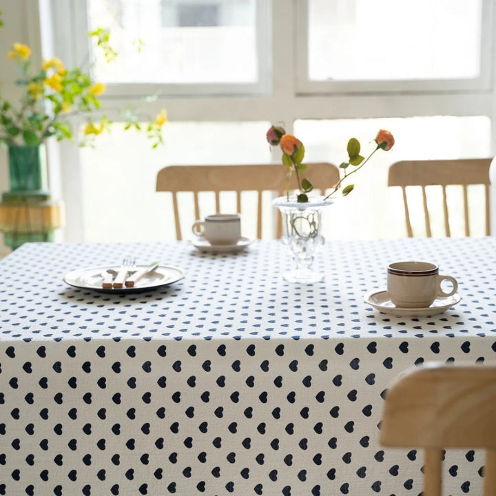 Lisslune | Dotted Heart Table Cloth