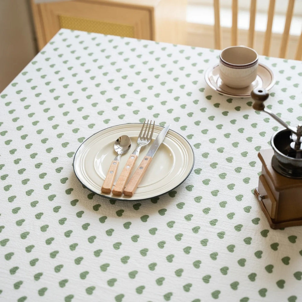 Lisslune | Dotted Heart Table Cloth
