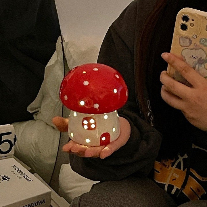 Lisslune | Dreamy Mushroom Shape Ceramic Bedside Lamp