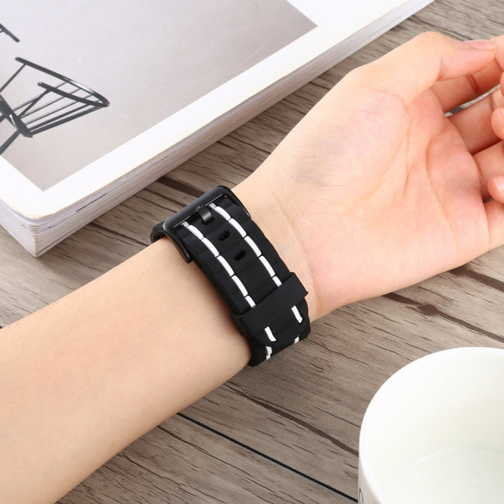 Lisslune | For Apple Watch 5 & 4 44mm / 3 & 2 & 1 42mm Silicone Wave Style Watch Band (White)
