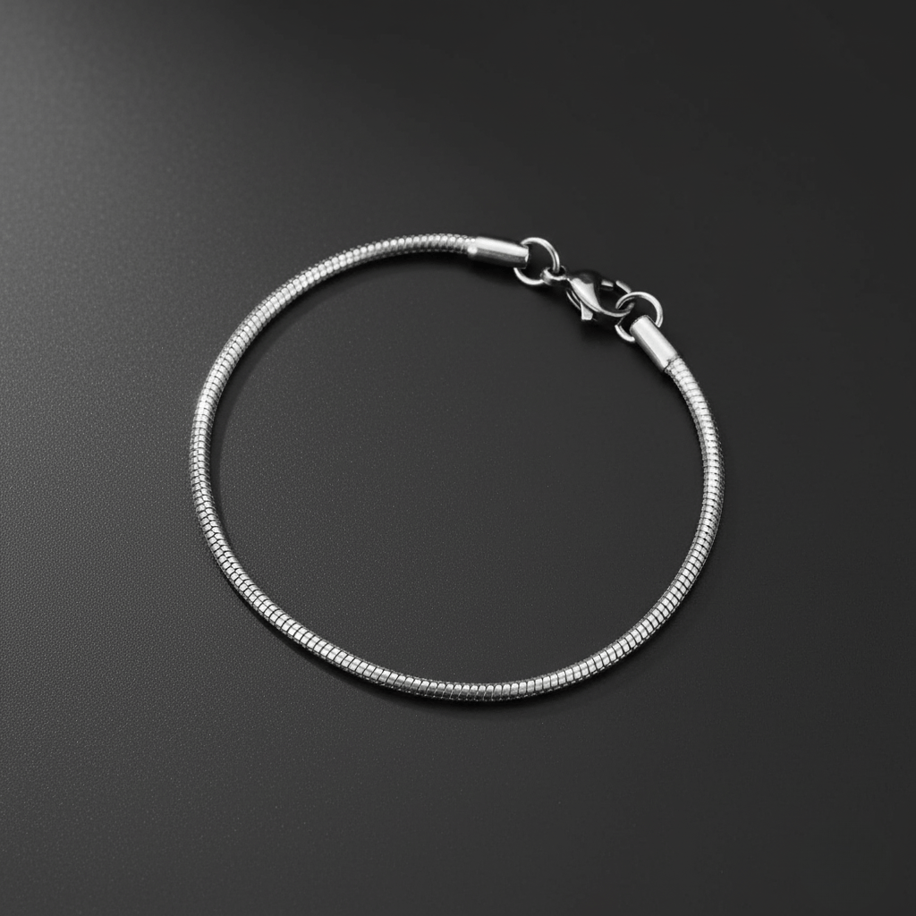 Lisslune | Minimalistic watch with elegant snake buckle