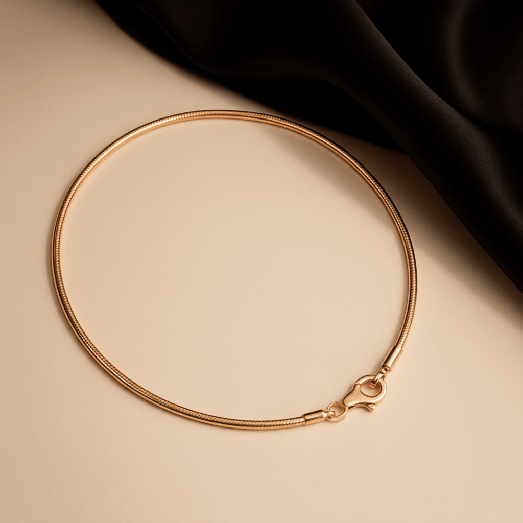 Lisslune | Minimalistic watch with elegant snake buckle
