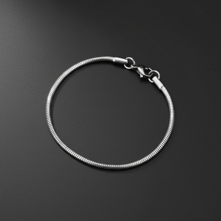Lisslune | Minimalistic watch with elegant snake buckle