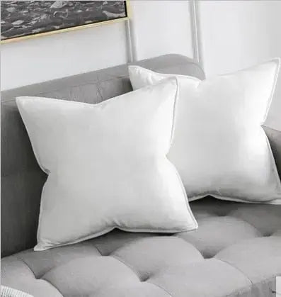 Lisslune | VelvetLuxe – Elegant velvet cushion cover with refined details