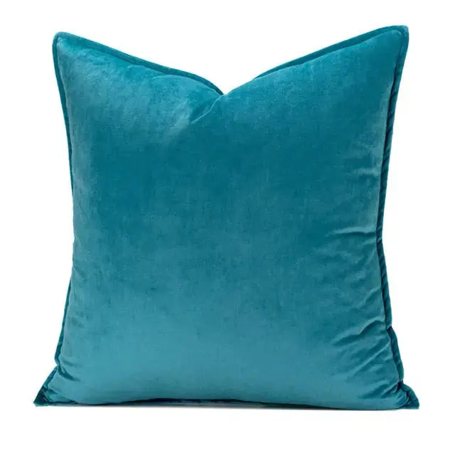 Lisslune | VelvetLuxe – Elegant velvet cushion cover with refined details
