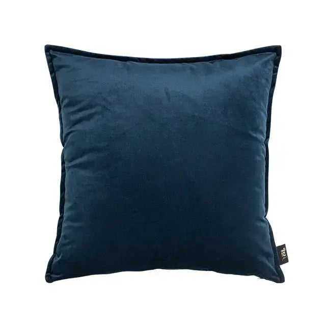 Lisslune | VelvetLuxe – Elegant velvet cushion cover with refined details