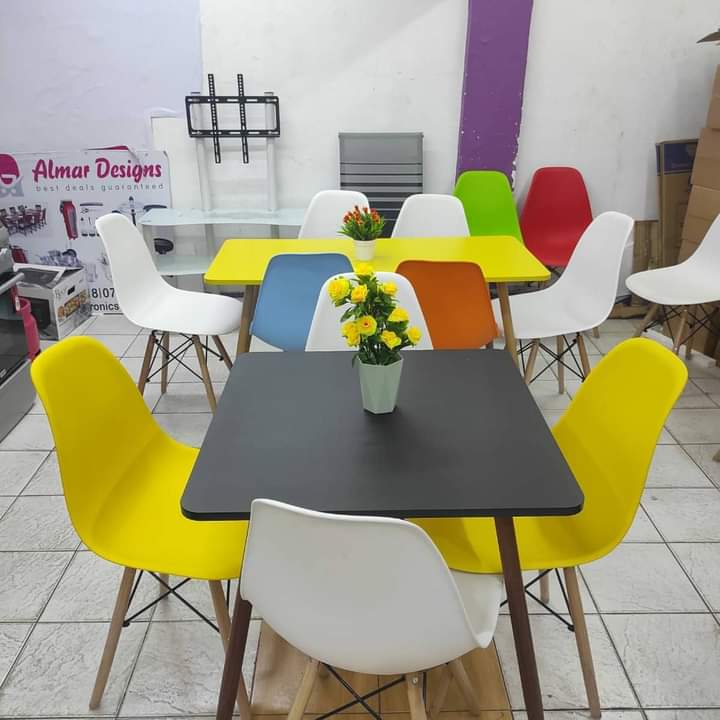 Lisslune | Eames Chairs