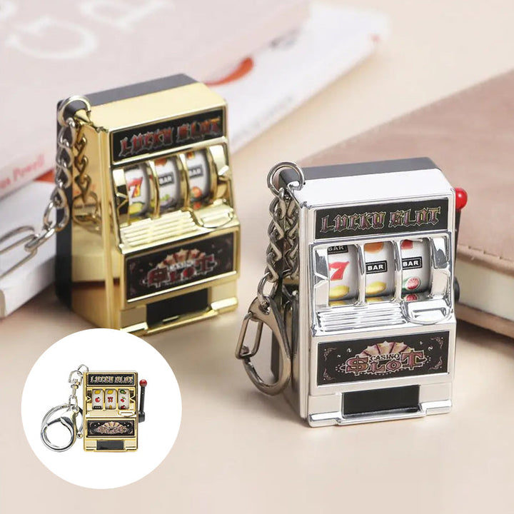 Lisslune | Keychain designed as a slot machine