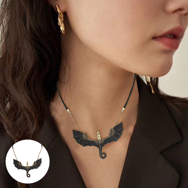 Lisslune | Flying Dragons Necklace