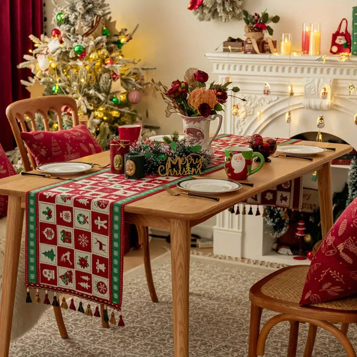 Lisslune | Festive Charm Holiday Table Runner