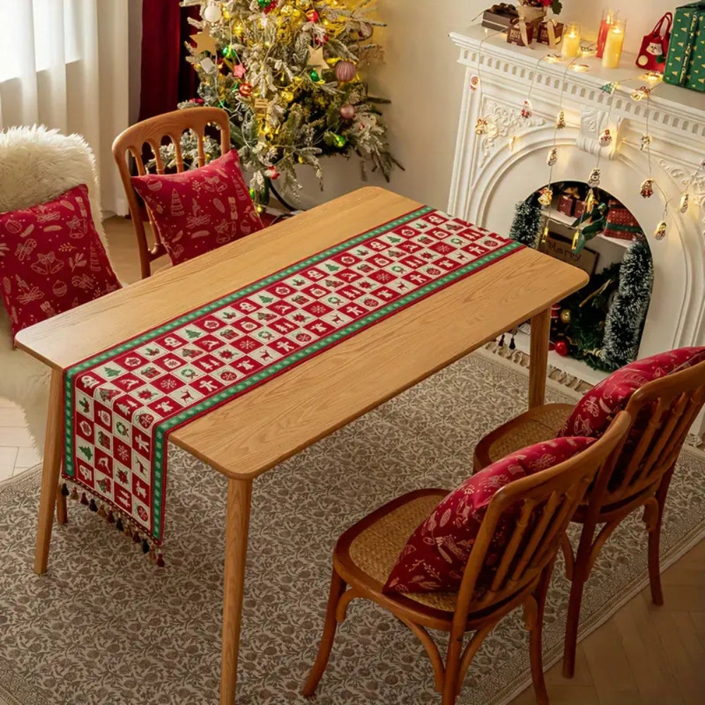 Lisslune | Festive Charm Holiday Table Runner