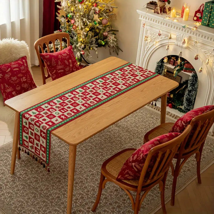 Lisslune | Festive Charm Holiday Table Runner