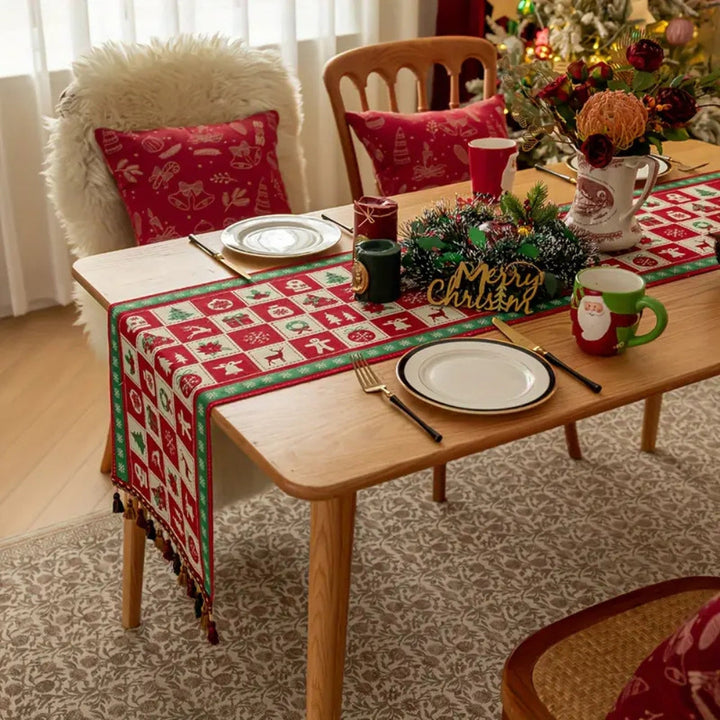 Lisslune | Festive Charm Holiday Table Runner