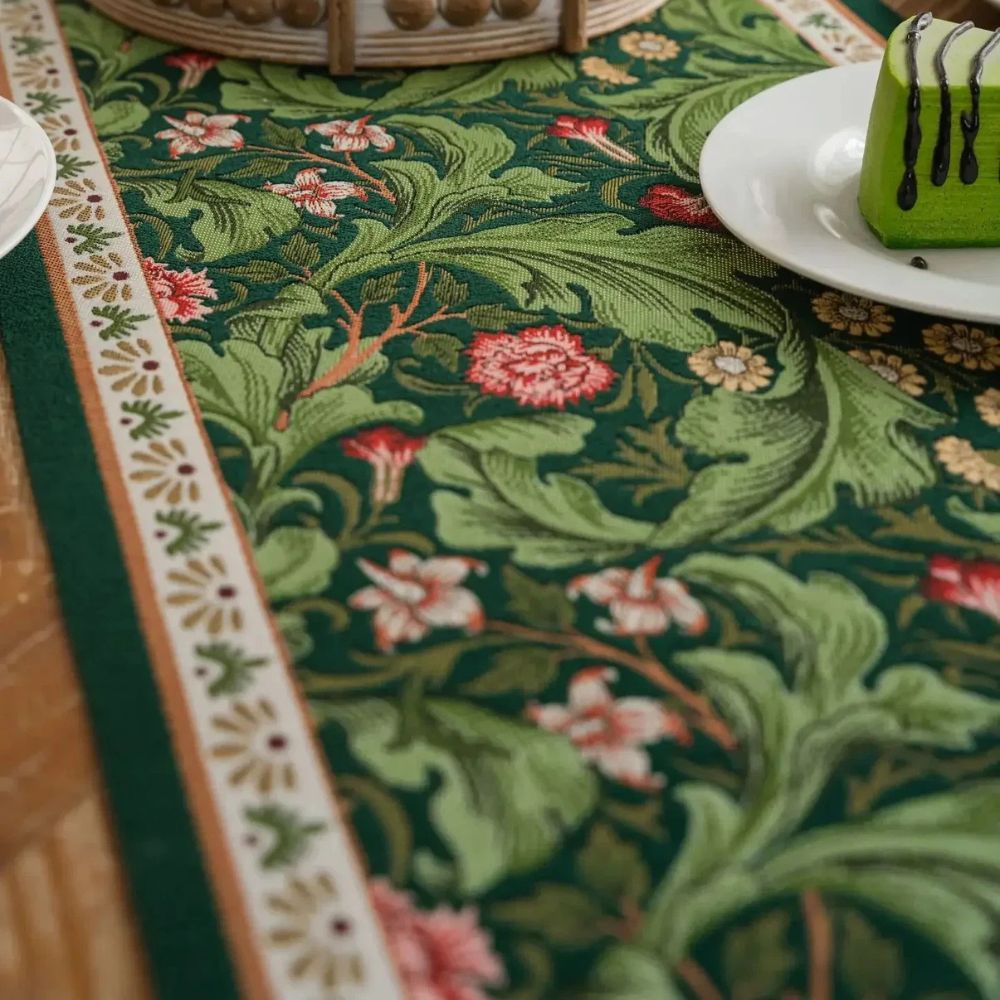 Lisslune | Flora Vine Embroidered Table Runner