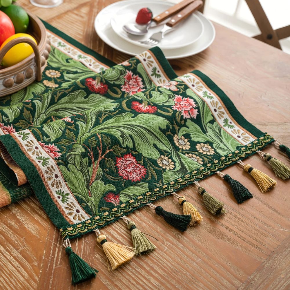 Lisslune | Flora Vine Embroidered Table Runner