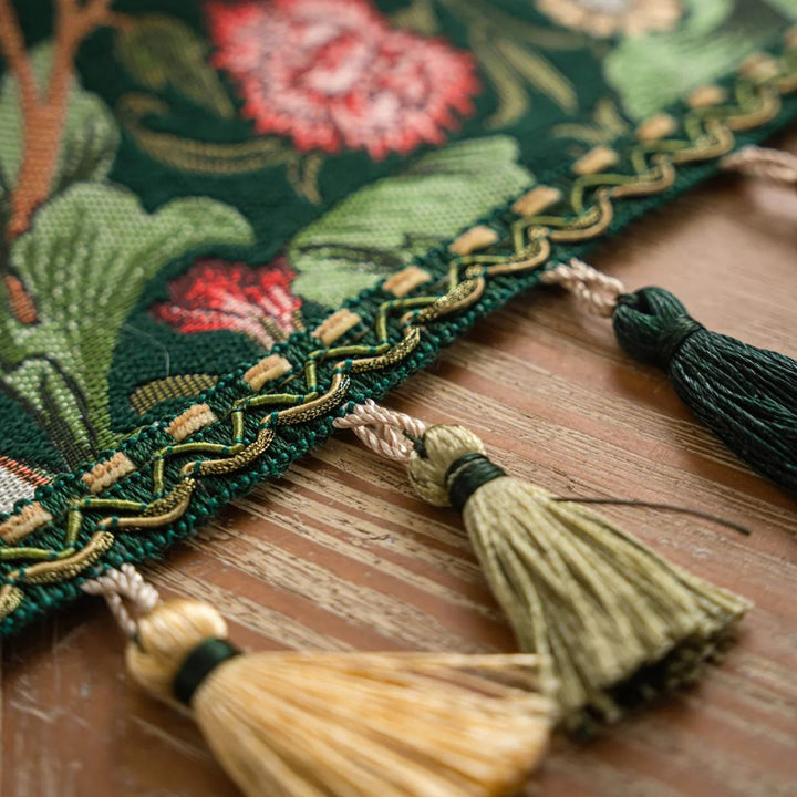 Lisslune | Flora Vine Embroidered Table Runner