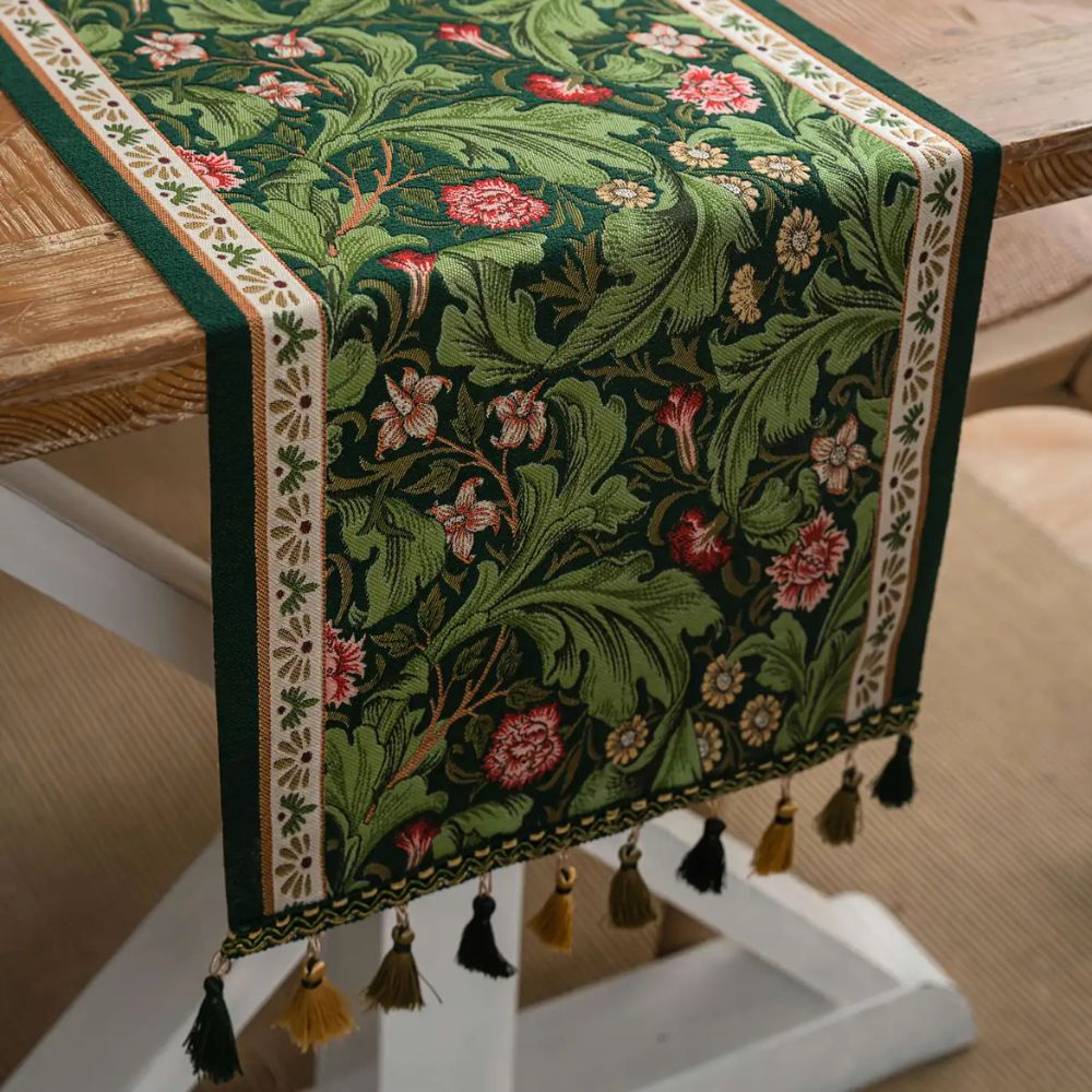 Lisslune | Flora Vine Embroidered Table Runner