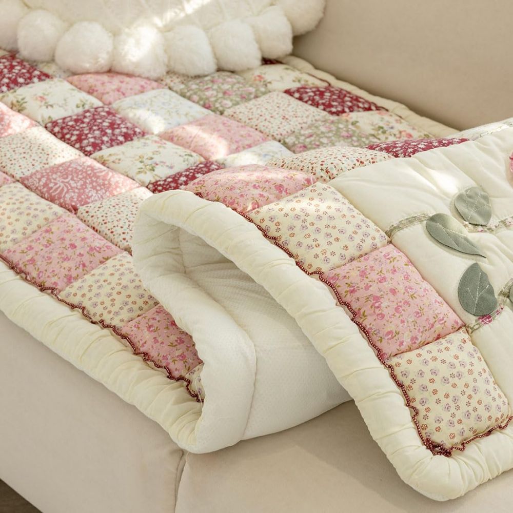 Lisslune | Floral Bloom Quilted Sofa Cover