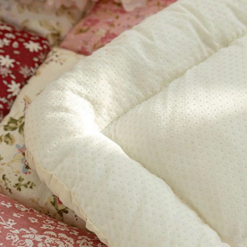 Lisslune | Floral Bloom Quilted Sofa Cover