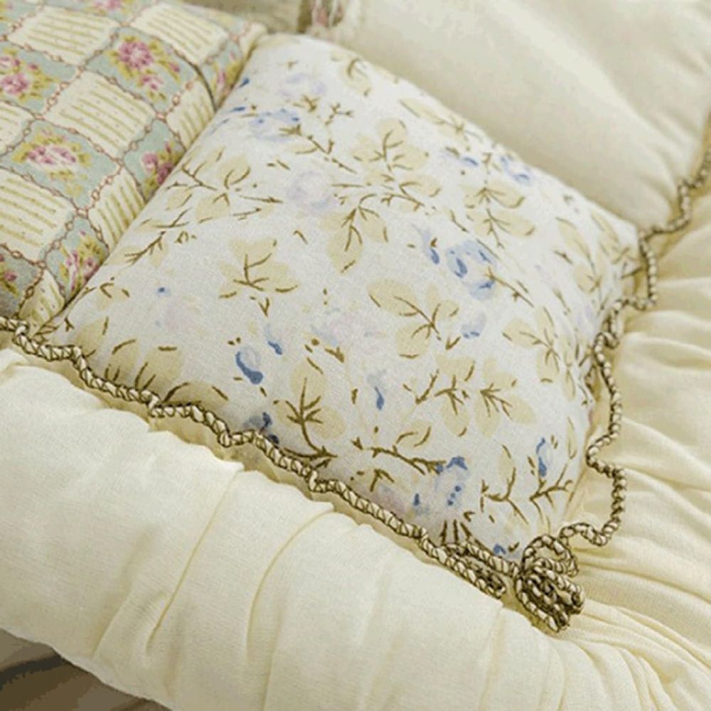 Lisslune | Floral Bloom Quilted Sofa Cover