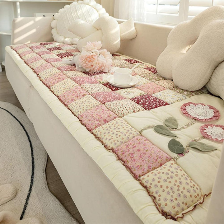 Lisslune | Floral Bloom Quilted Sofa Cover