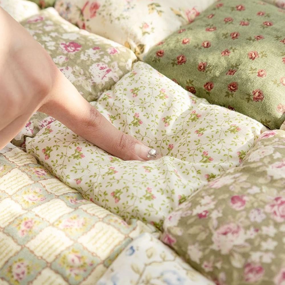 Lisslune | Floral Bloom Quilted Sofa Cover