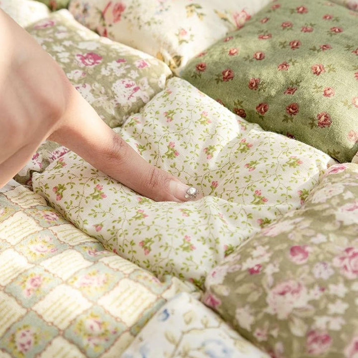 Lisslune | Floral Bloom Quilted Sofa Cover