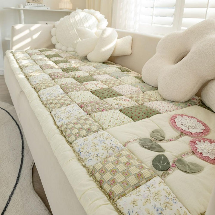 Lisslune | Floral Bloom Quilted Sofa Cover