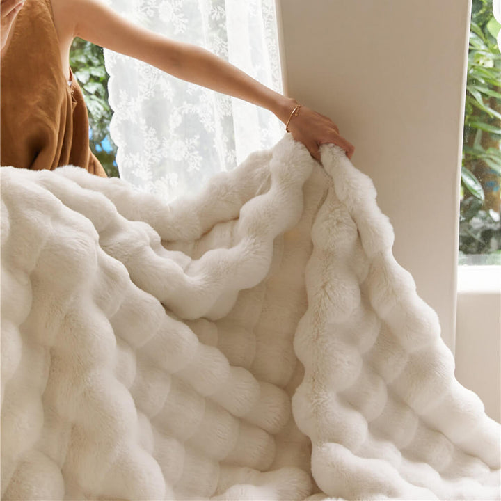 Lisslune | Premium Bubble Double Layer Thick Synthetic Rabbit Fur Blanket