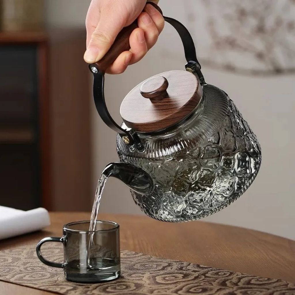 Lisslune | Zoie Glass Teapot with Infuser – Heat-Resistant 1000ml Borosilicate Kettle with Wooden Handle