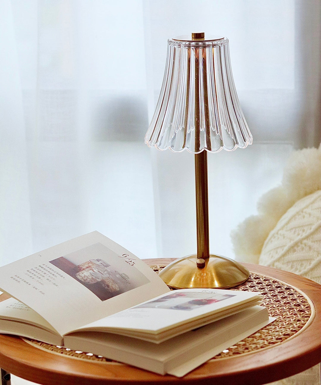 Lisslune | RadiantGold – Elegant Portable Table Lamp