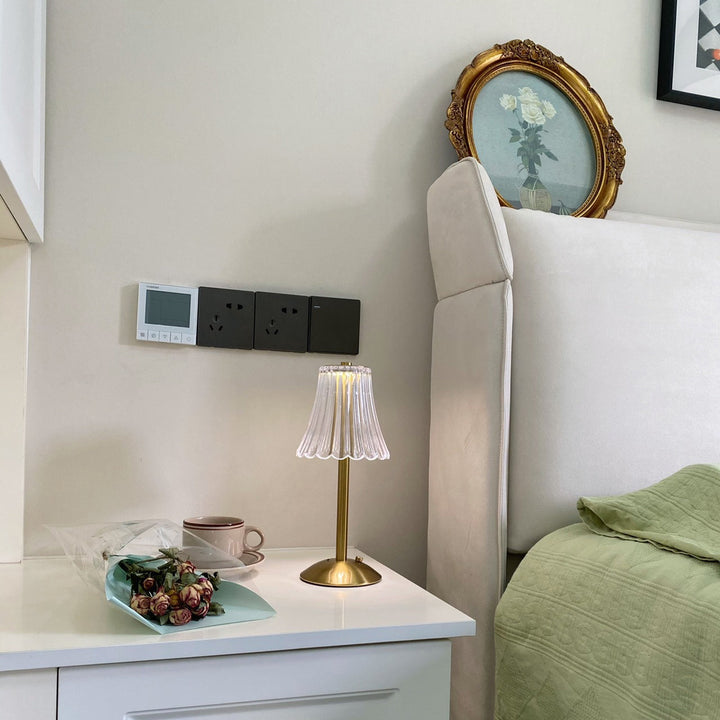 Lisslune | RadiantGold – Elegant Portable Table Lamp