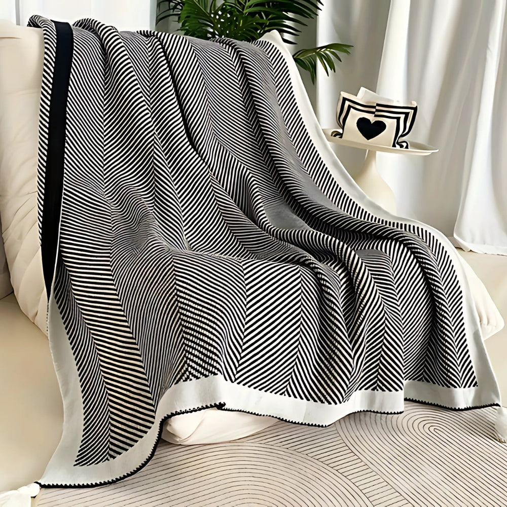 Lisslune | Golden Chevron Luxe Blanket