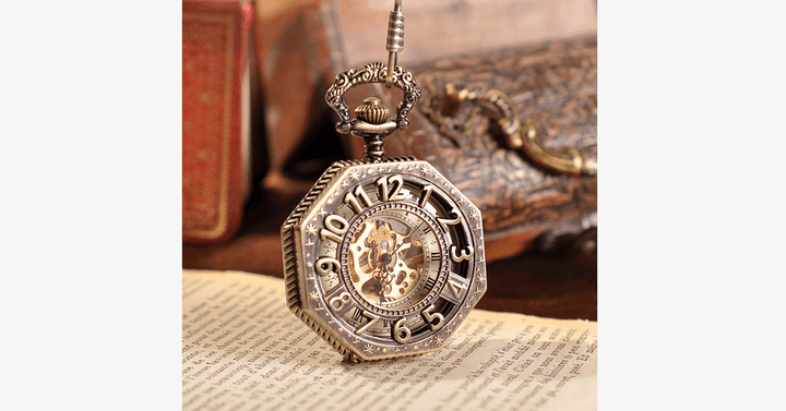Lisslune | Golden Treasure Mechanical Pocket Watch - Vintage and Antique Look with an Admirable Design
