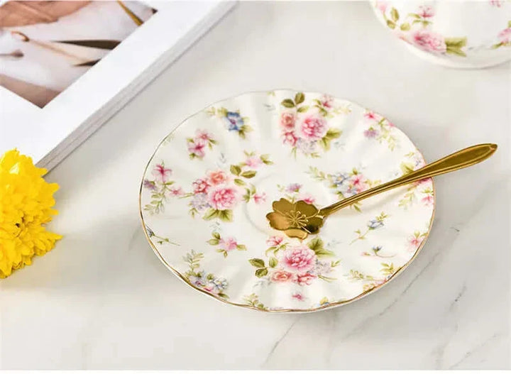 Lisslune | Elegant Bone China Porcelain Coffee Cup - Luxurious and Unique Design