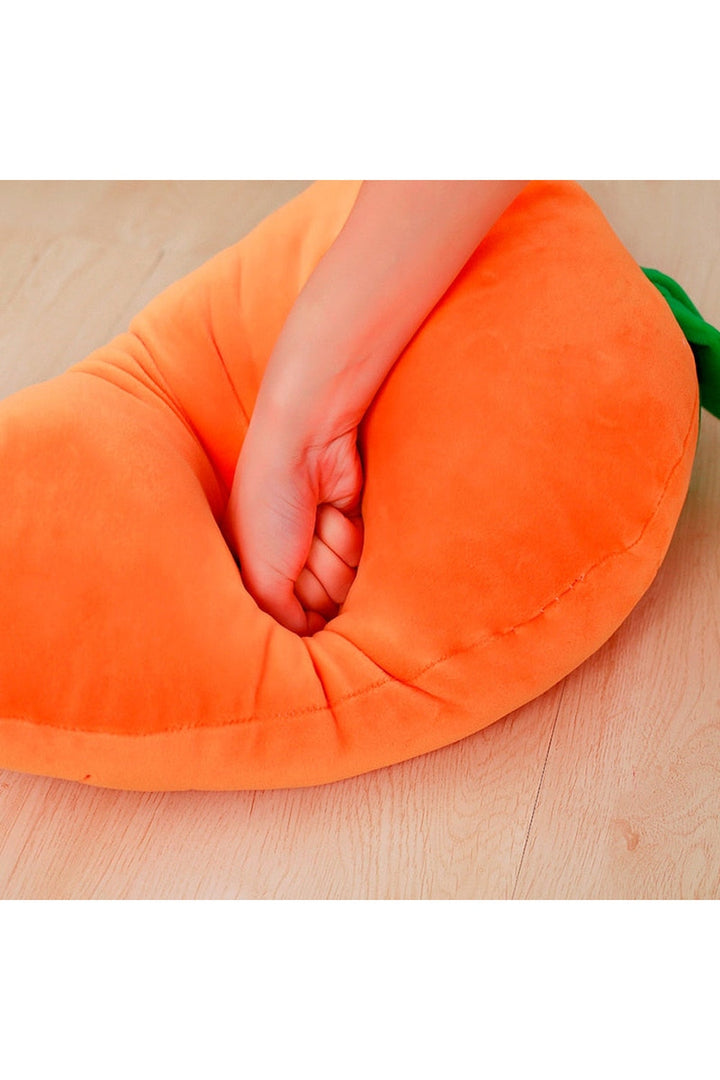 Lisslune | Carrot-shaped pillow