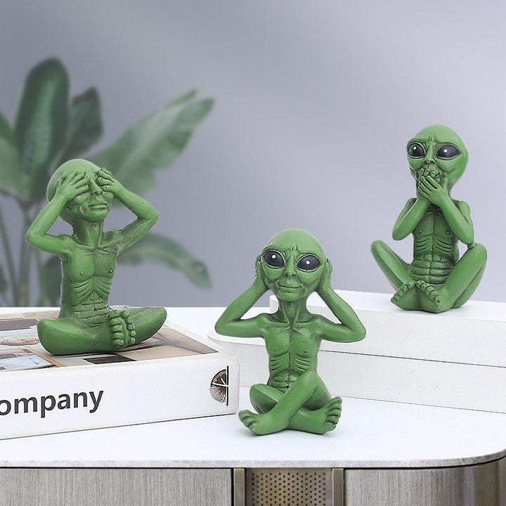 Lisslune | Extraterrestrial Joy: Fantastic Alien Figures Garden Set