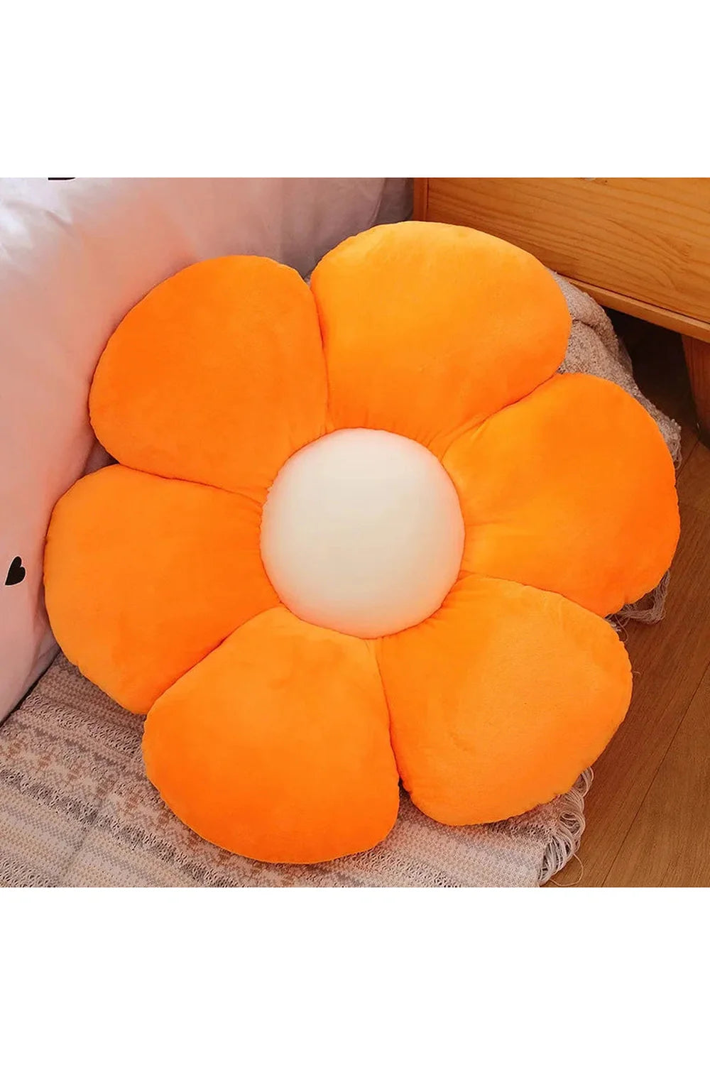 Lisslune | Daisy-shaped cushion