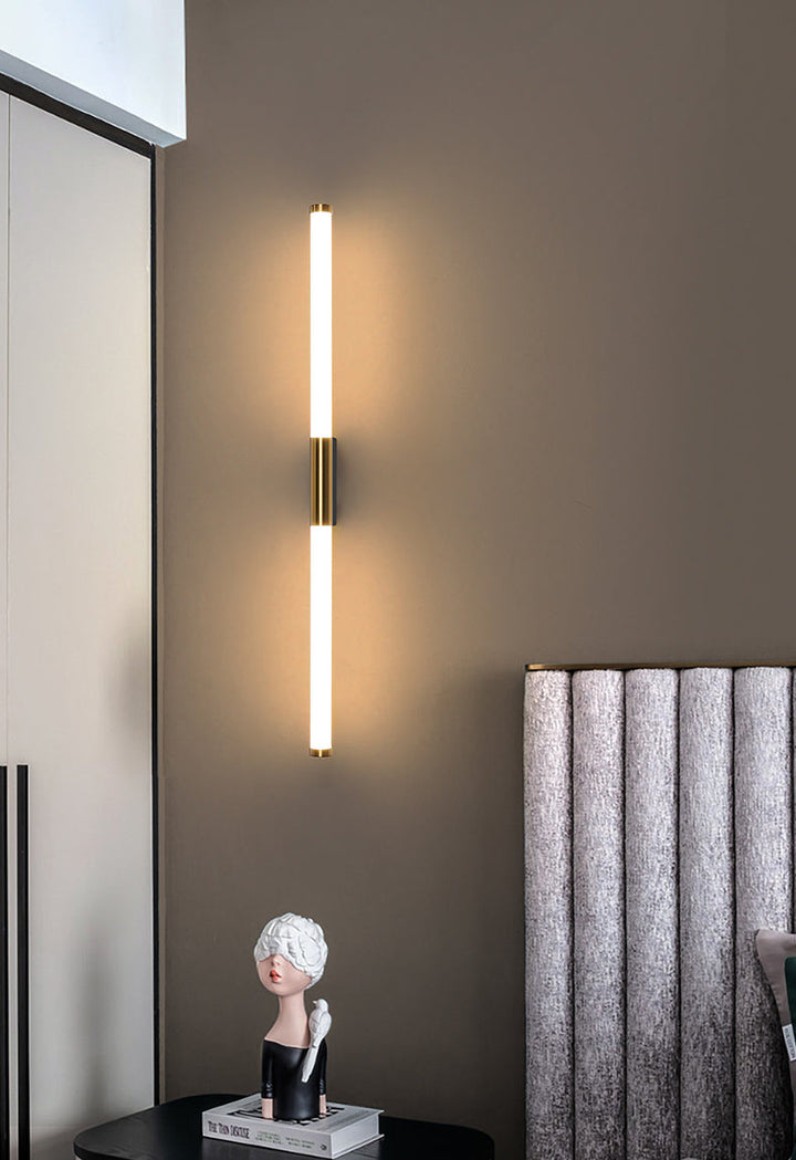 Lisslune | BarGleam – Minimalist Gold Wall Lamp with a Modern Twist