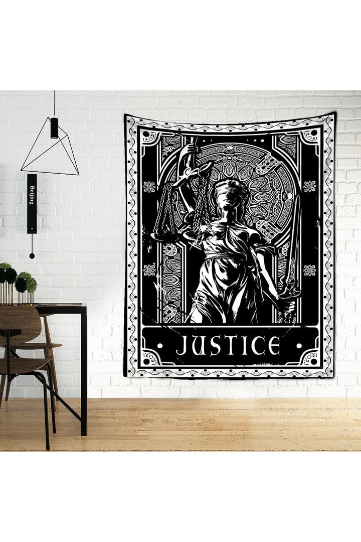 Lisslune | Grim Tarot Tapestry