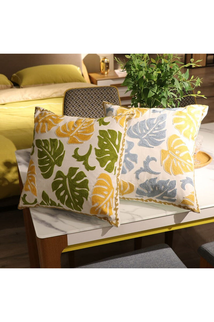 Lisslune | Flower Accent Cushion