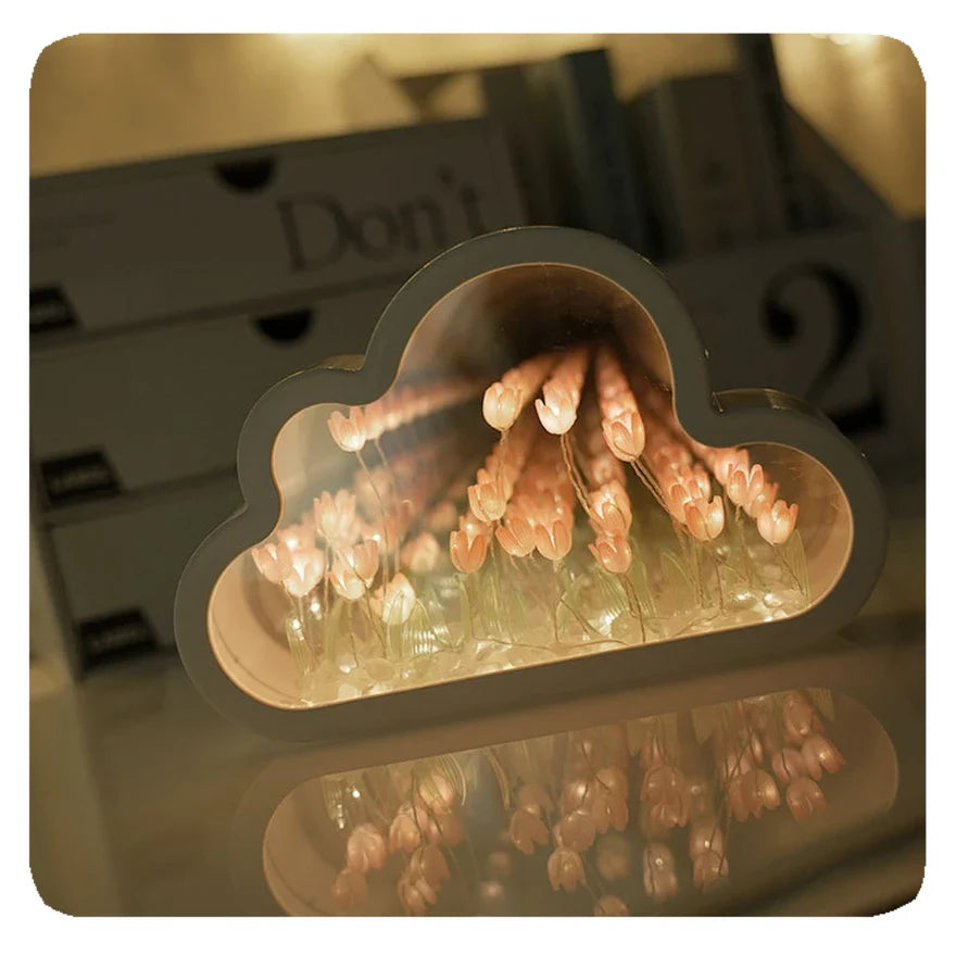 Lisslune | Infinite Tulip Lamp